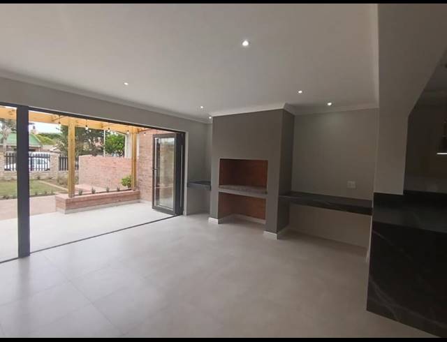 3 BEDROOM HOUSE FOR SALE IN HARTENBOS CENTRAL